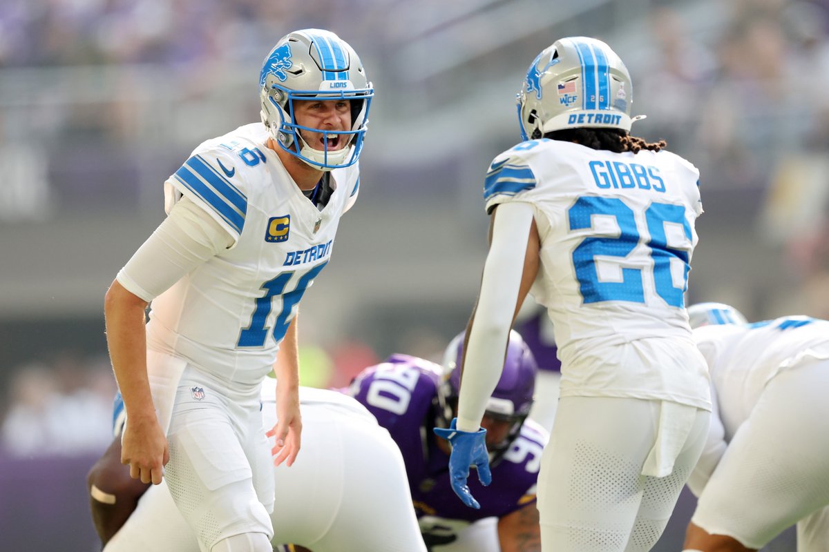 NFL on CBS 🏈 (@nfloncbs) on Twitter photo The <a href="/Lions/">Detroit Lions</a> offense is the ONLY team with more offensive TD (18) than incompletions (16) in a 4-game span since the merger.
Incomprehensible. The <a href="/Lions/">Detroit Lions</a> offense is the ONLY team with more offensive TD (18) than incompletions (16) in a 4-game span since the merger.
Incomprehensible.