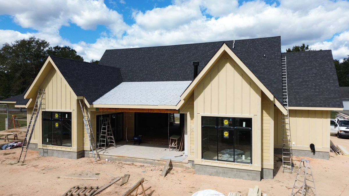 Congaree_Con_Co's tweet photo. 🚨Update on our Peamar Dr. build! Excited to see this custom home take shape. Stay tuned for more progress updates as we bring this vision to life! 🏠✨ https://t.co/NuzA39Cr0G