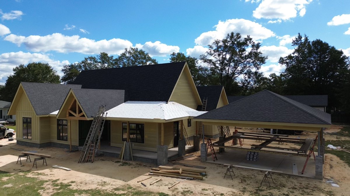 Congaree_Con_Co's tweet photo. 🚨Update on our Peamar Dr. build! Excited to see this custom home take shape. Stay tuned for more progress updates as we bring this vision to life! 🏠✨ https://t.co/NuzA39Cr0G
