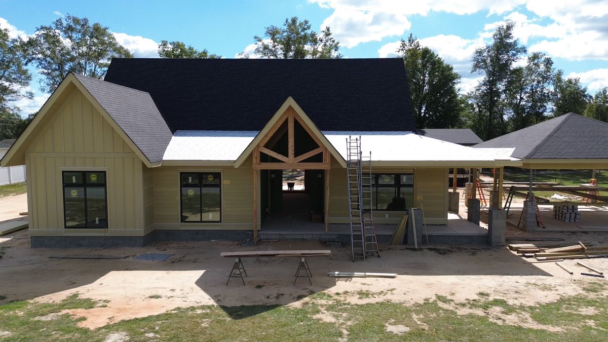 Congaree_Con_Co's tweet photo. 🚨Update on our Peamar Dr. build! Excited to see this custom home take shape. Stay tuned for more progress updates as we bring this vision to life! 🏠✨ https://t.co/NuzA39Cr0G