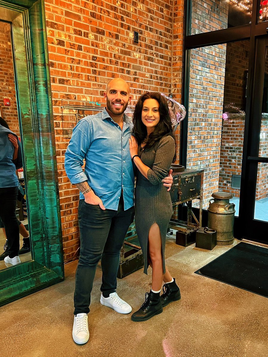 ᴉllǝsoɹ qoɹ tweet media