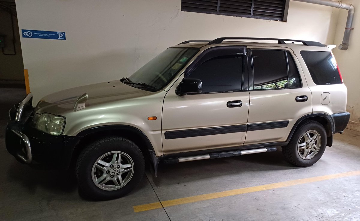 JustohMwangi's tweet photo. @Caradvicekenya Honda CRV
year 1999
Automatic 
Location Nairobi CBD
Price  485,000 https://t.co/aN92EVfApZ
