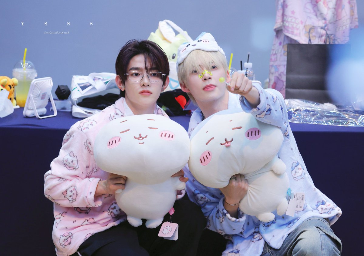 YSSS_nb's tweet photo. 241021 签售
HAOBIN  

#성한빈 #SUNGHANBIN #成韩彬 #ソンハンビン #장하오 #ZHANGHAO #章昊 #ジャンハオ 
#제로베이스원 #ZEROBASEONE #ZB1 #HAOBIN https://t.co/6vMRHgLYK7