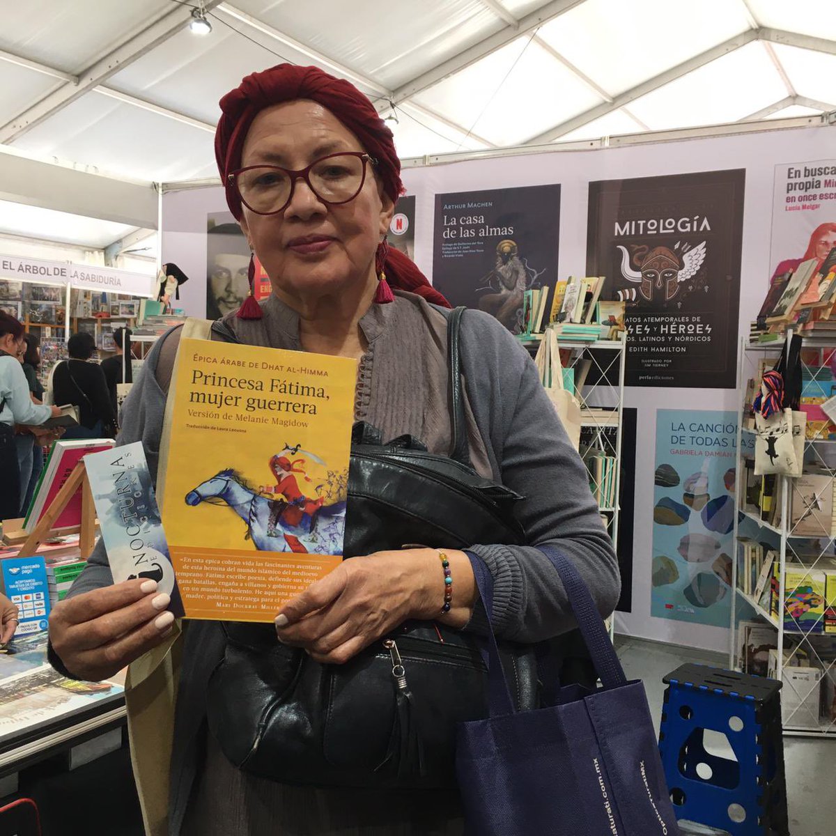 Y ¡quiúbole! que se pusieron las pilas y arrasaron con todo nuestro catálogo 🥳🎈🎈
¡GRACIAS A TODOS NUESTROS MARAVILLOSOS LECTORES POR VISITARNOS! 🥹🤩 ¡Qué ilusión hacerlos tan felices con sus libros! ¡Hasta la próxima feria! 🎡🎠🎢🎢