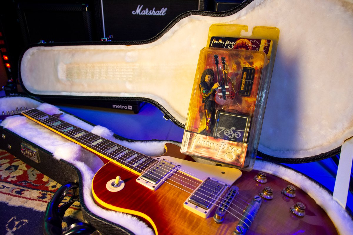ChanUdarbe's tweet photo. My 15-16 year hunt for the perfectly priced NECA Jimmy Page action figure ends

The packaging isn't as mint, but I'm totally cool with that; I'm not as OCPD about my collection as I used to be. Great because now it no longer feels my collection owns me, rather than I owning them https://t.co/1EL1OQT5xy