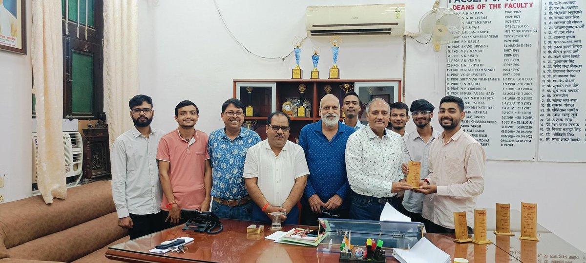 DeanArtsBHU's tweet photo. Dean Arts @bhupro &amp; Prof Mehta congratulated the students winning prizes in Student's Conclave held in Bengaluru. Participants won prizes in the categories of Best Campus, National Quiz, Destination Reel and Logistics Plan.@StudentsFOA  @VCofficeBHU @registrarbhu @bhu_updates https://t.co/gLPZByEDBm