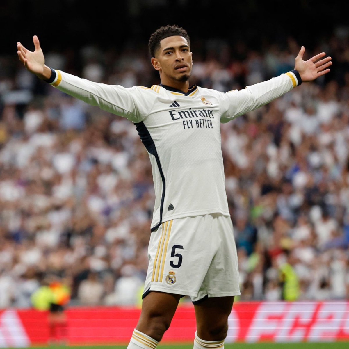 ⚪️✨ Ancelotti backs Jude Bellingham: “Obviously Jude would like to score more but we are very satisfied with him”.

“He does many more things than just goals for us, his overall contribution is much more important than his goals. He is a very important player for us”.