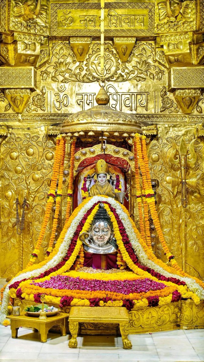 sumerkrishnia's tweet photo. श्री सोमनाथ महादेव मंदिर,
प्रथम ज्योतिर्लिंग - गुजरात (सौराष्ट्र)
दिनांकः 21 अक्टूबर 2024, आश्विन कृष्ण पंचमी - सोमवार
सायं श्रृंगार https://t.co/wrSvRLIjWn