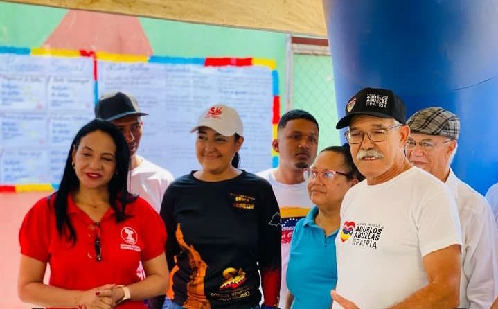 ¡Gracias al Presidente Nicolás Maduro y el Gobernador Rafael Lacava, se logró beneficiar a más de 200 abuelos de la comunidad La California en el Municipio Valencia! 👴🏻❤️

🔍 Lee más en Instagram: <a href="/msvcarabobo10/">Somos Venezuela Carabobo</a>
instagram.com/p/DBUWy1-BnwN/…
