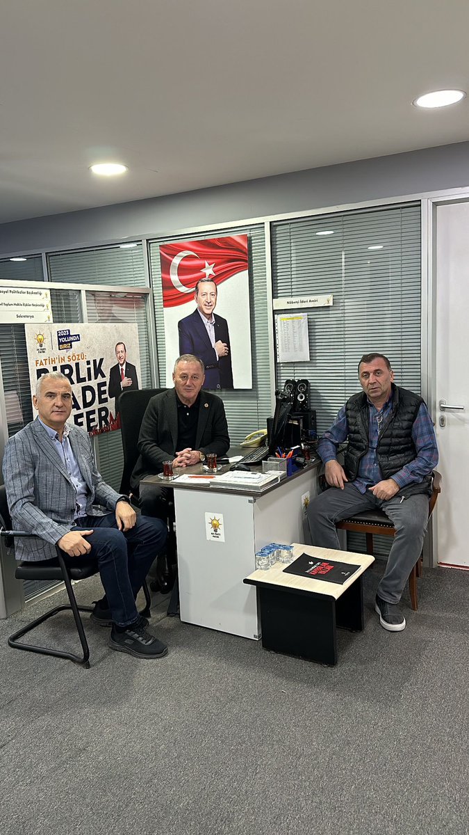 akpartifatih's tweet photo. Fatih İçin Nöbetteyiz!

Bugün AK Parti Fatih Teşkilat Nöbetçimiz Meclis Üyemiz @senolozdemir94

Nöbet Saatimiz:
⏰10.00-17.00

🖊️Soru, görüş ve önerileriniz için bizi arayabilir ya da ziyaret edebilirsiniz.

📍AK Parti Fatih İlçe Başkanlığı
☎️0212 491 08 08

@yakup_yasaa https://t.co/IDUwEPptYC