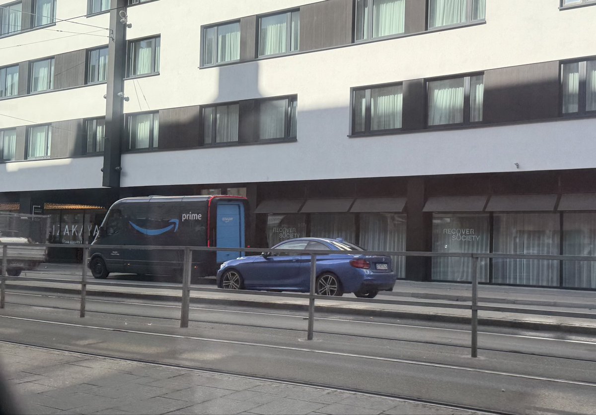 Can I still submit a #VansforHilbe Munich, Germany edition? <a href="/Hilbe/">Chris Hilbert</a> <a href="/ChadMoran/">Chad Moran</a> <a href="/RivianTrackr/">RivianTrackr</a> <a href="/RivianUpdates/">Rivian Updates</a>
Great to see a <a href="/Rivian/">Rivian</a> in Europe