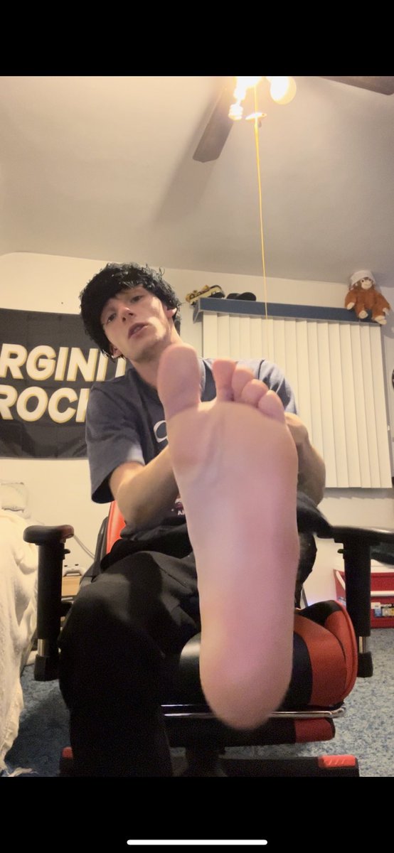 masterj69605's tweet photo. Sup u pussy ass slave get in my dms rn u bitch ass f@g$#cashmaster #feetworkship #slaves #cashapp #alphamale #ATM https://t.co/ea8g1xcQd5