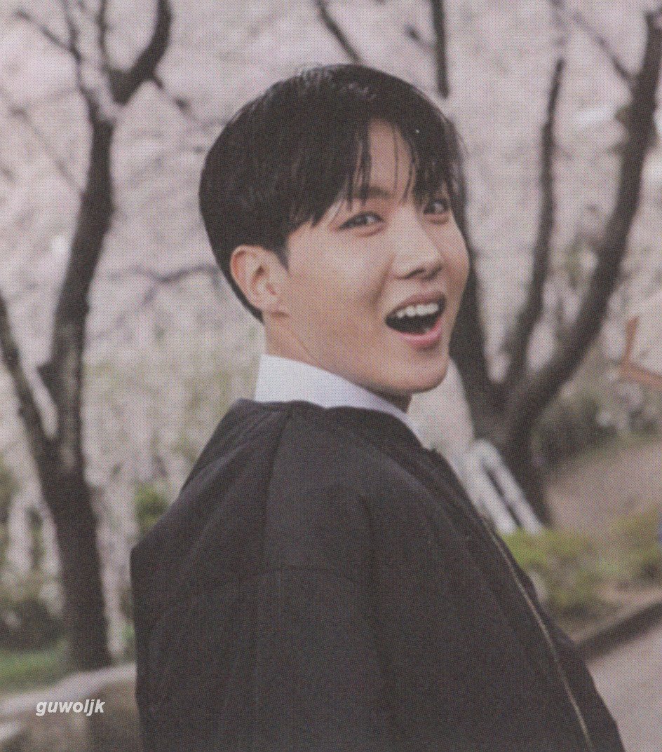 siraissad's tweet photo. @teaminnie I vote for #jhope at #2024MAMAVOTE https://t.co/tcjJYOKNg6