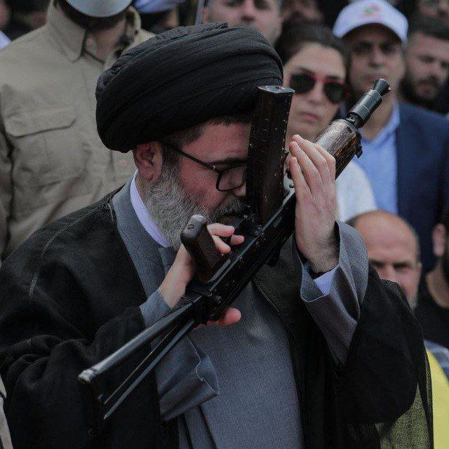 da526971's tweet photo. برادران عزیزم:
متأسفانه حساب من در معرض بیشترین تعداد گزارش و تحریک برای بستن آن است 
لطفا به حمایت شما نیاز دارم تا حسابم را از دست ندهم.
با تشکر از همه کسانی که این پست را به اشتراک گذاشتند.  با تشکر از همه کسانی که نظر گذاشتند. https://t.co/RvQDh9yPKr