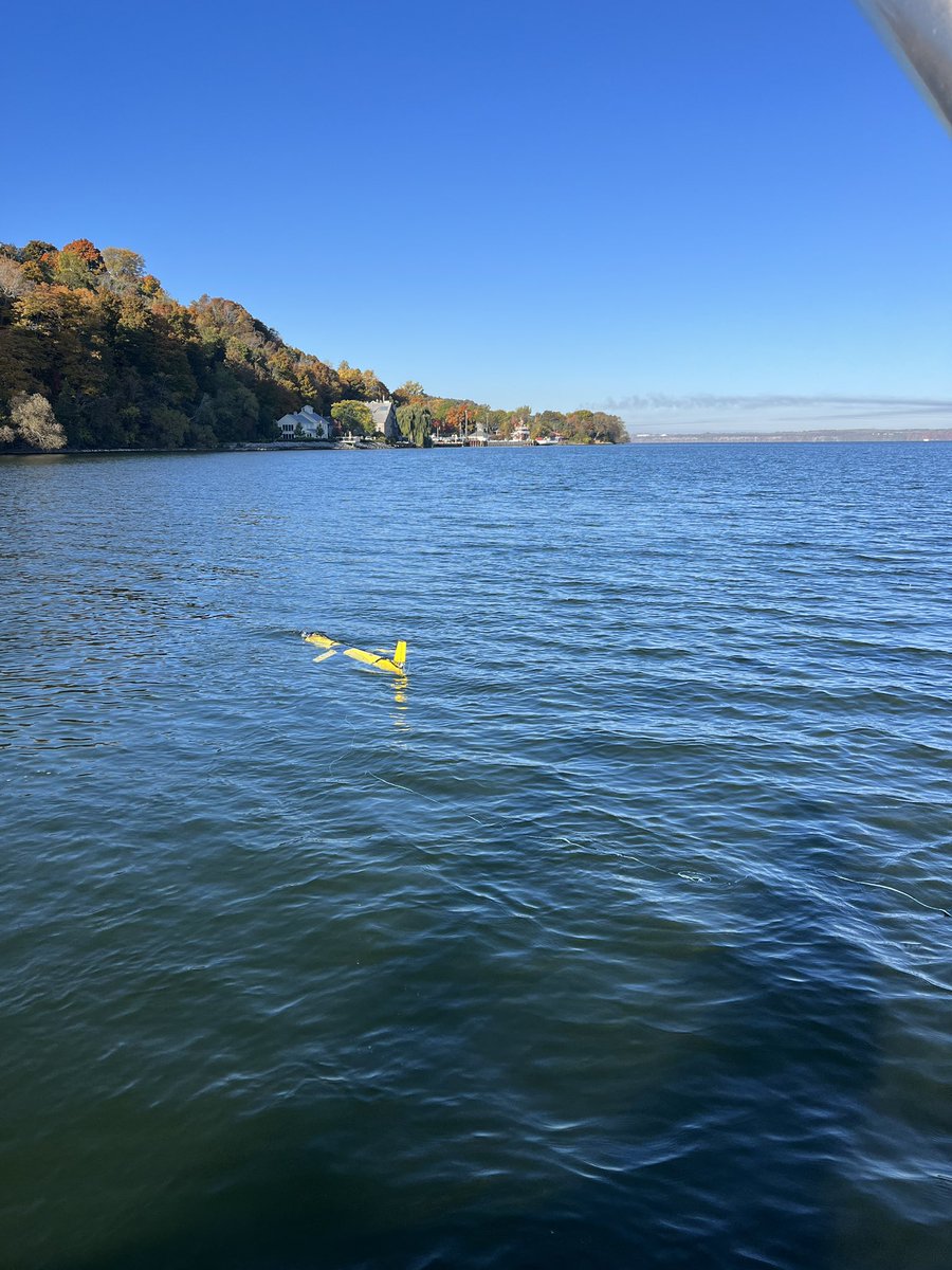 Our slocum glider, Daphnia, is in Lake Ontario for a couple of weeks, conducting acoustic telemetry range testing and searching for lost tags 👀. There's nothing like working in the stunning fall scenery of the Great Lakes! #GreatLakes