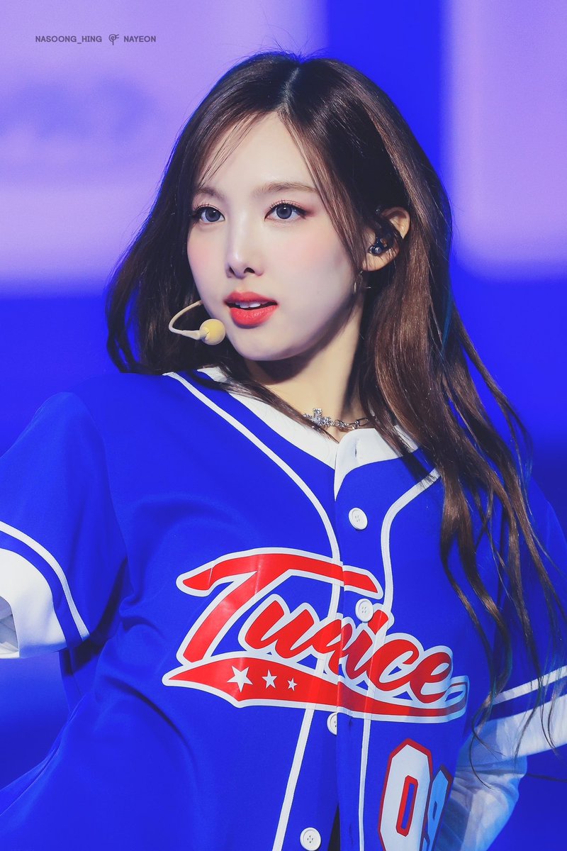 Blueming_922's tweet photo. 241020 300년에도기다려ㅕ💳🩵
#트와이스 #TWICE #나연 #NAYEON  #ナヨン https://t.co/S09sTW8cmN
