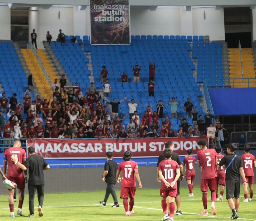 Thanks to all the fans coming to the stadium to support our team. You're fantastic and can give our players extra energy on the pitch. We look forward to seeing you at the next game at Batakan Stadium on November 4th. Stay humble! We win together, we lose together! #ewako