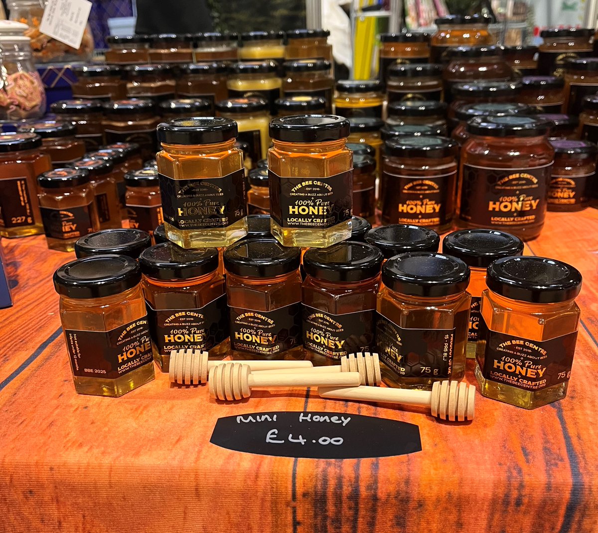 VisitLancashire's tweet photo. Happy #NationalHoneyDay - a great chance to celebrate delicious honey and the amazing bees that create it.  🍯

If you are looking for somewhere local to source some top-quality honey, why not check out @thebeecentre ? Trust us, the place is buzzing! 🐝

Discover more 👉 https://t.co/AKZQwdQ4wG
