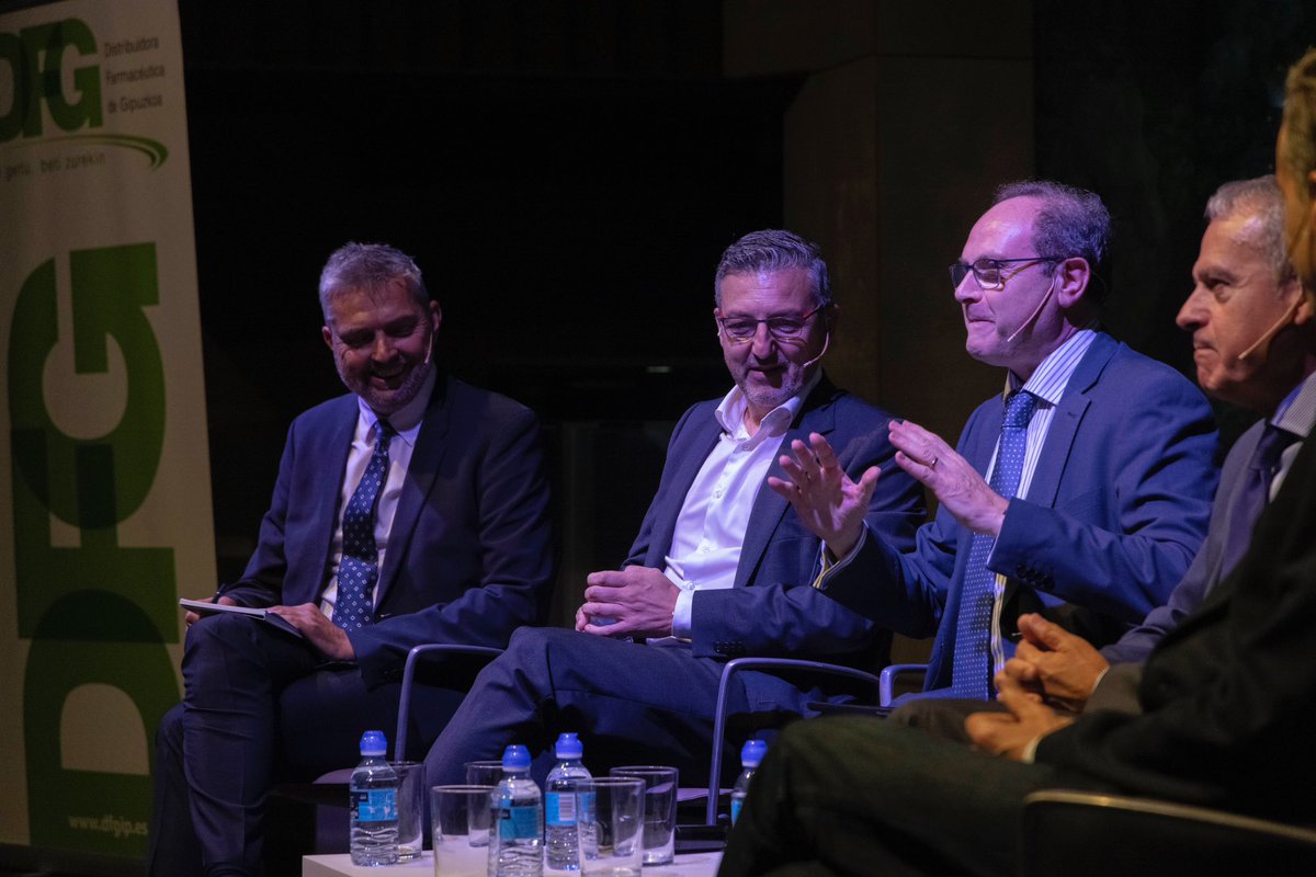 Pharmanagement Business School tweet media