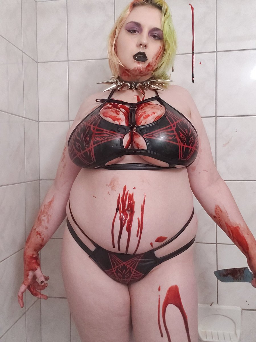 GothGoddesshail's tweet photo. Because you love my halloween set so much. I'm going to keep posting more.

#halloween2024 #HalloweenCostumes #halloweencostume #nsfw #selling #gothic #goths #goth #punk #punks #emo https://t.co/WnDU9C0utY