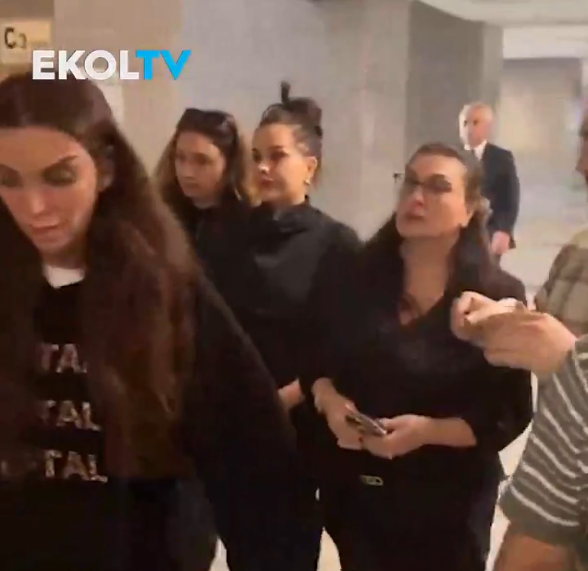 Dilan Polat ve Sıla Doğu, adli kontrol tedbiri uygulanarak serbest bırakıldı.

#dilanpolat #BEBEKCİNAYETİ #feto #Savcımızınyanındayız #KızılGoncalar #Kalpazan #SONDAKİKA