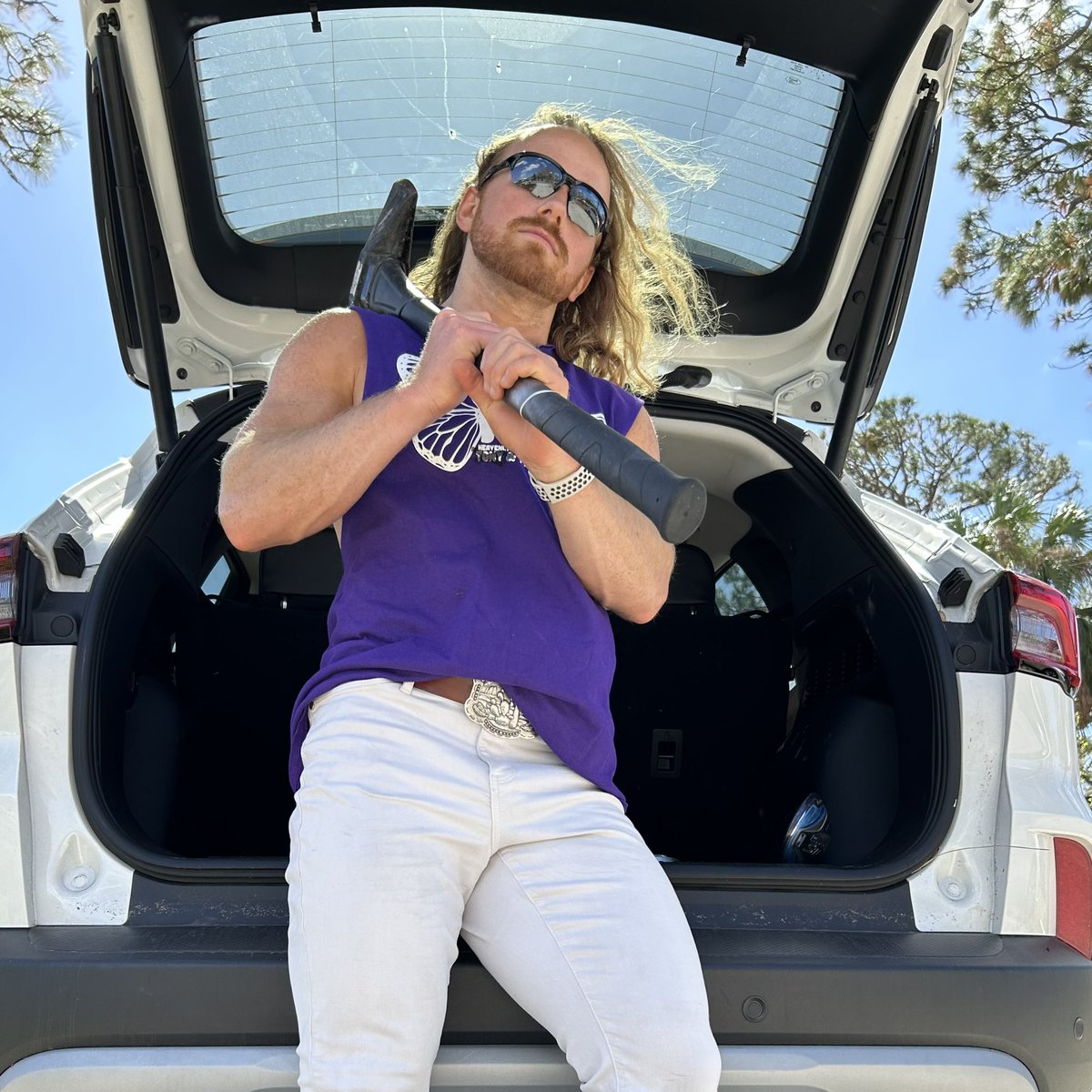 fabooandre's tweet photo. @Tonytwistdonati ain’t got much hair left to chop I wonder what I can do with this axe on Friday @FergsStPete
Catch the Bunkhouse match only at @CCWAliveTV
#fabulous #faboo #butterfly #wrestling #prowrestling #bunkhouse https://t.co/FmooLV5wyM