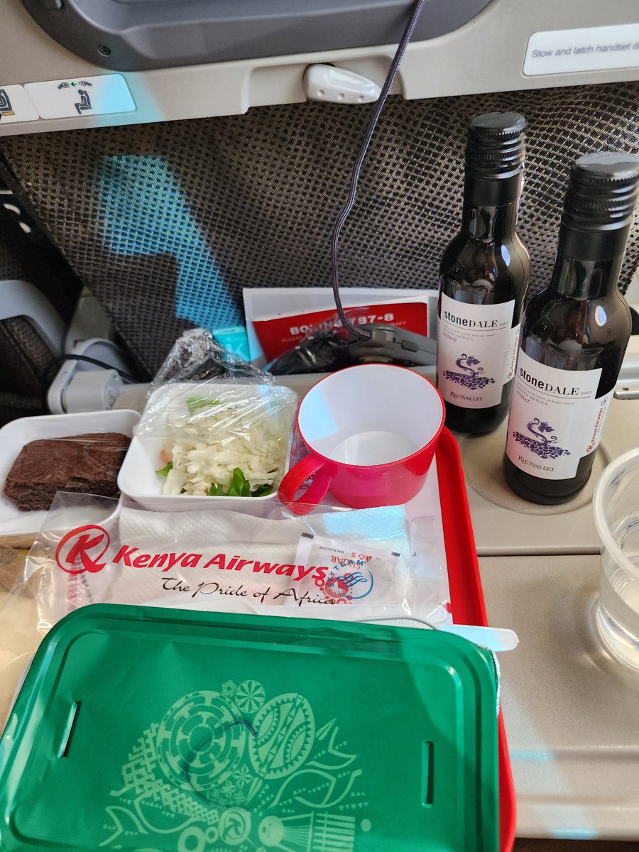 colsrayo's tweet photo. @kbeetalk @KenyaAirways @kilavula I agree with you especially on the WIFI part. It was a long 14hrs for me without wifi. @KenyaAirways Please consider the wifi issue tafadhali. https://t.co/yWu2roW9ou