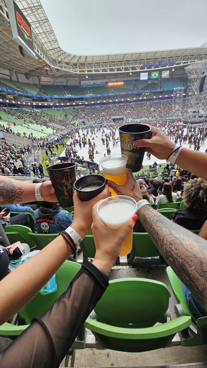 juupimentel_'s tweet photo. Dia memorΓ‘vel.
#KNOTFEST2024 https://t.co/jp3JuhPA5P