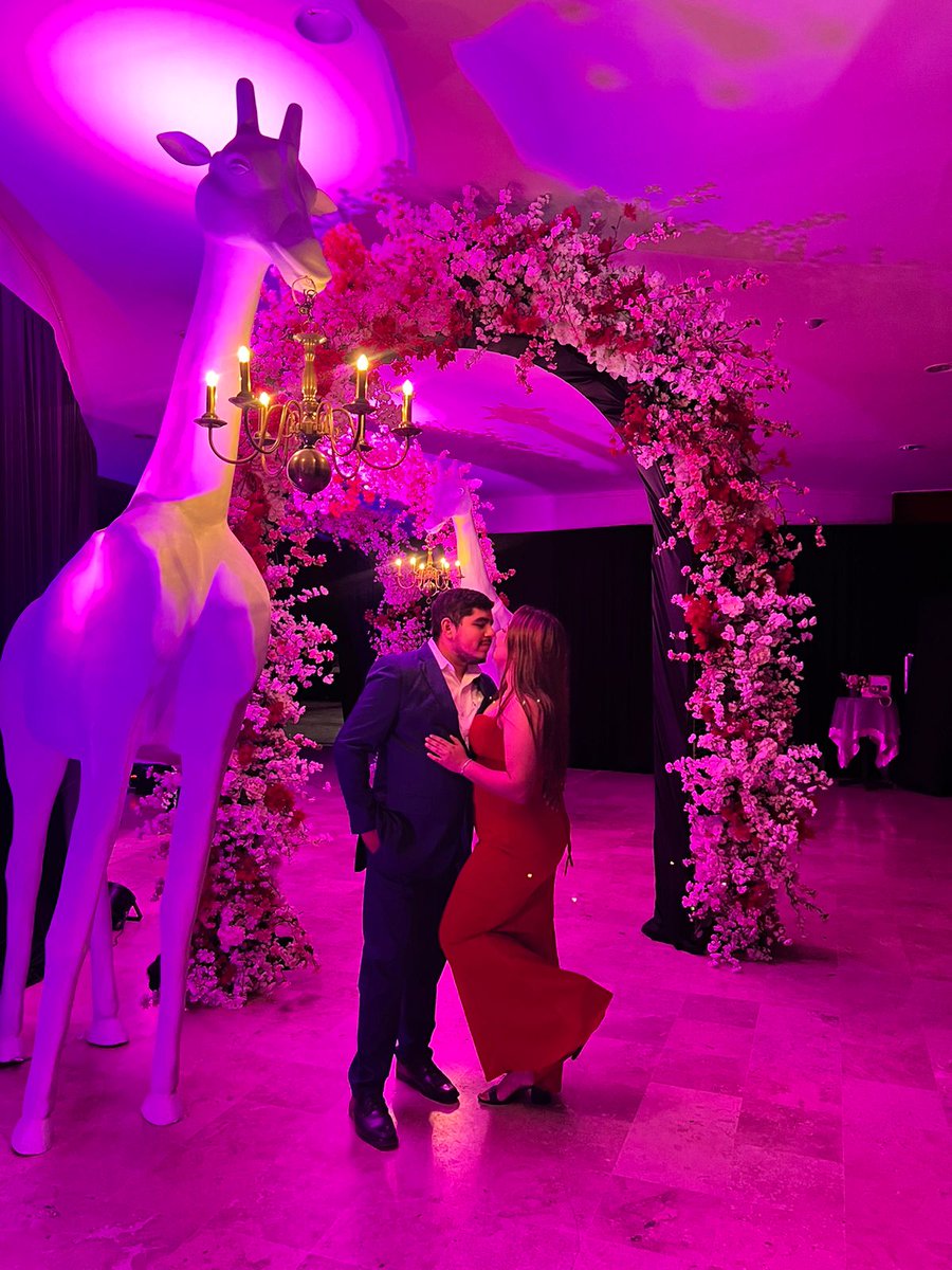 Ya fue mucho octubre, ya que sea nuestra boda jeje