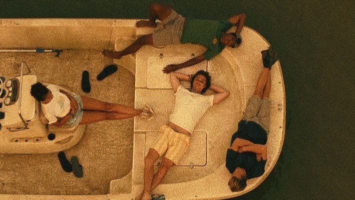 86maybank's tweet photo. best pilot episode in history sorry if you don't get it https://t.co/Y2OnWN34Qm