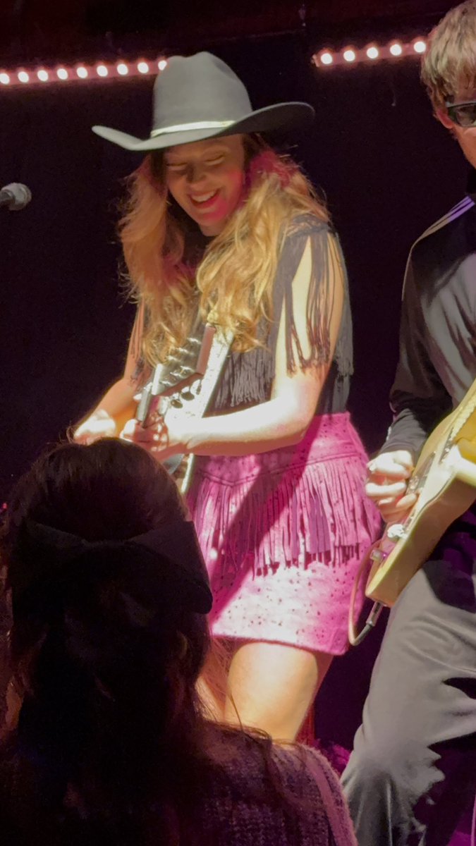 Shellbelz15's tweet image. Y’all 3rd time seeing @KaitlinButts last night- first time full band and I can’t say enough about how amazing she is!! Get out there and go see her and the band!! 🔥💜🔥