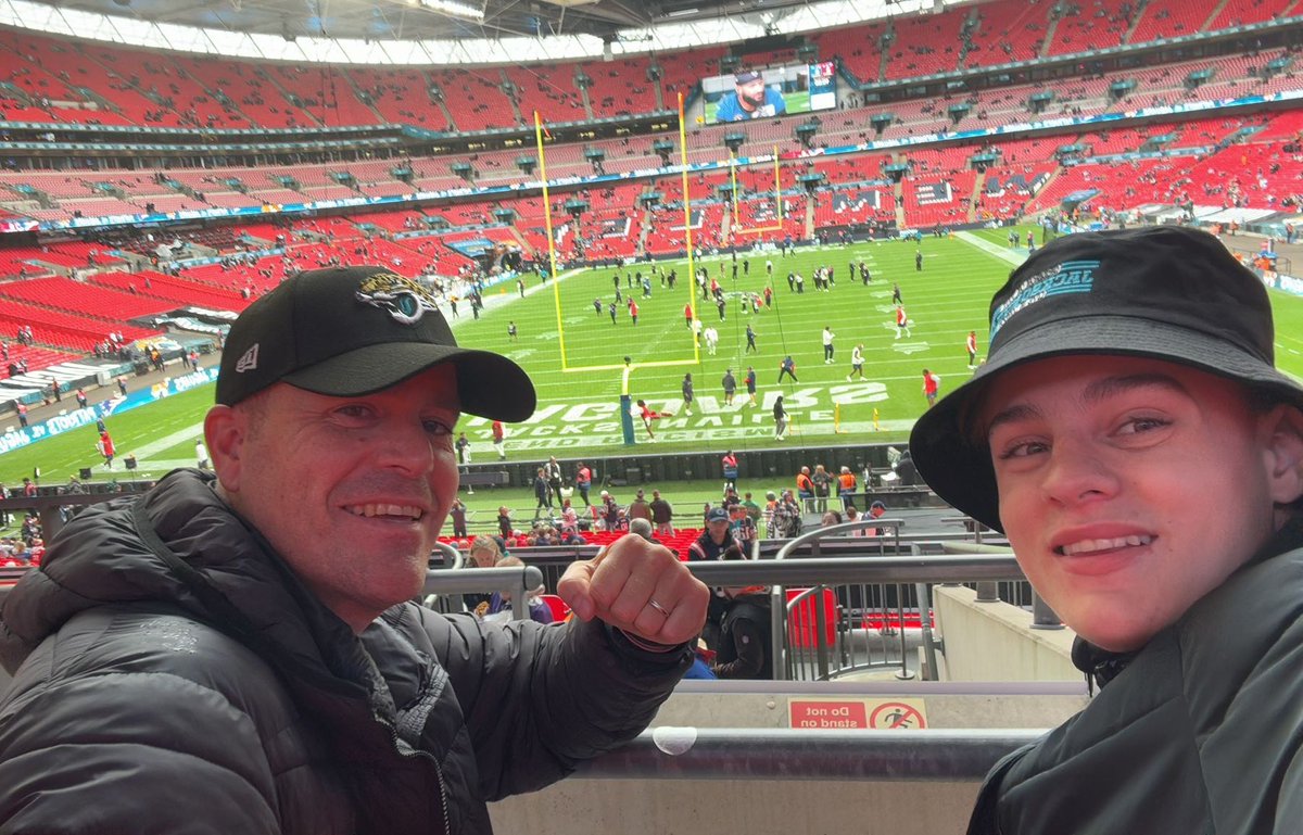 Back home from a great weekend with the Jacksonville Jaguars! #DutchDuuuuuvaaaaalFans #GoJags