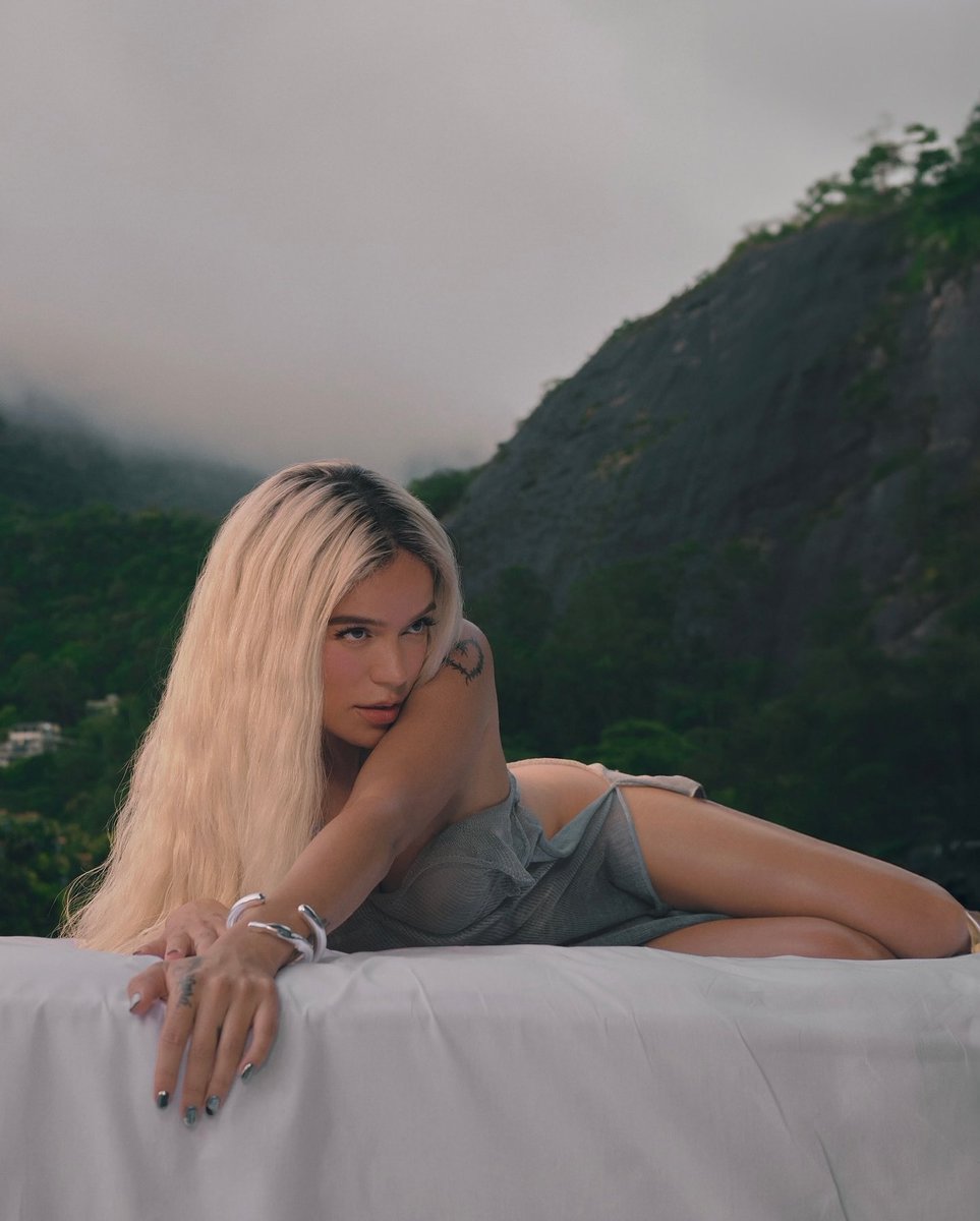KarolGWW's tweet photo. Karol G omgggg 🤤 https://t.co/E7drXsW1XU