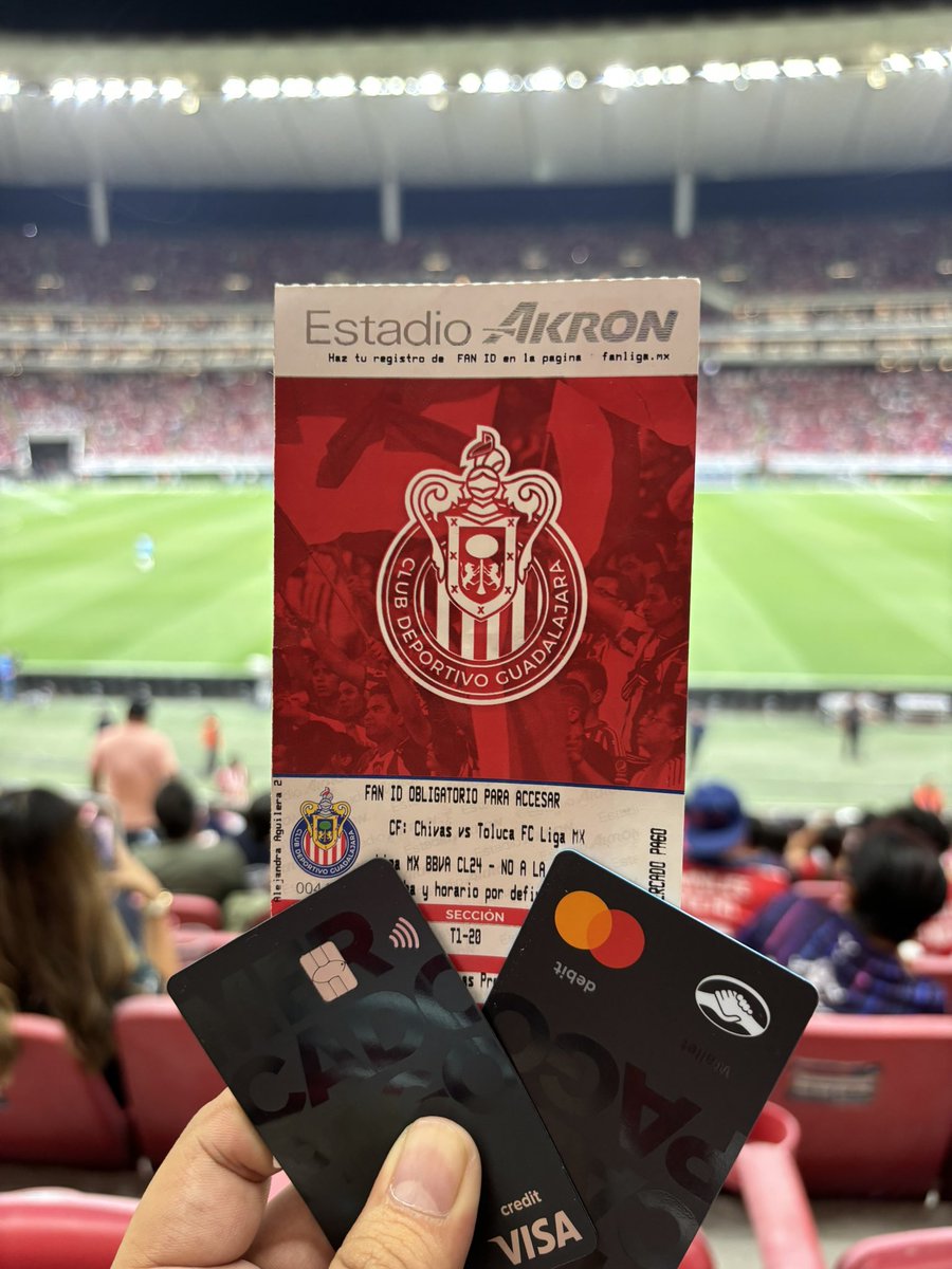 Gaspar_Sparco's tweet image. ¡GANATE UN PASE DOBLE PARA EL @CHIVAS VS Necaxa! 🎟️🎟️
 
1️⃣ Sigue a @MercadoPagoMex y a mí
2️⃣ Dale 🔁 y ❤️ a este post
3️⃣ Comenta una foto de tu tarjeta de Mercado Pago y arroba a un amig@ 

*Si todavía no tienes tu tarjeta, captura de tu app donde dice que ya la pediste

SE…