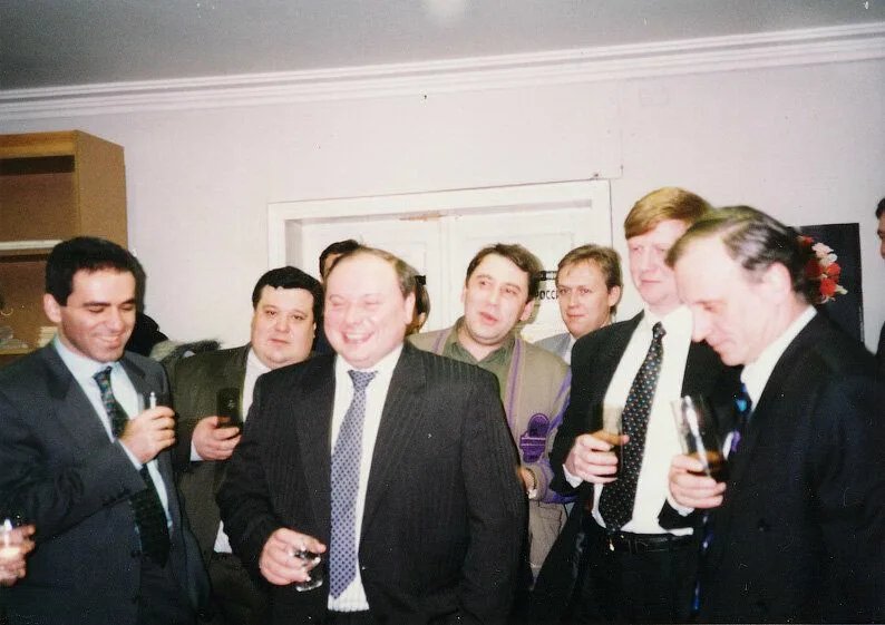 СССР развалился из-за узких джинс, джаза и фильма "Интердевочка"