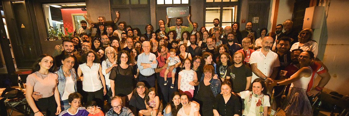 Açık Radyo, malum, geçen hafta RTÜK'ün lisansını iptal etmesinden beri sessiz.

Bu hafta, 12 yıldan beri ilk kez, Açık Bilinç yayını olmayacak.

Biz programcılar, yeni bölümlerimizi hazır ettik, bekliyoruz.

En kısa zamanda radyonun tekrar yayın yapar hale gelmesi dileğiyle ...