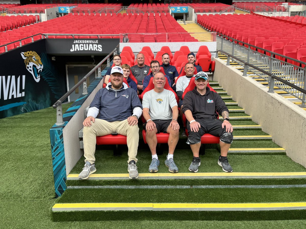 karl_standley's tweet photo. Always a pleasure welcoming these guys to Wembley. More like a family than a team. 
Thank you @NFedewaturf and your teams work, outstanding as ever and our “other family”. 
Thank you @NPappas23 for your support and never a dull chat about innovation and pushing those boundaries. 
@RyanJBjorn finally got to come to Wembley and got his moment on the hallowed turf….barefoot 😂. Top man! 
Till next time……