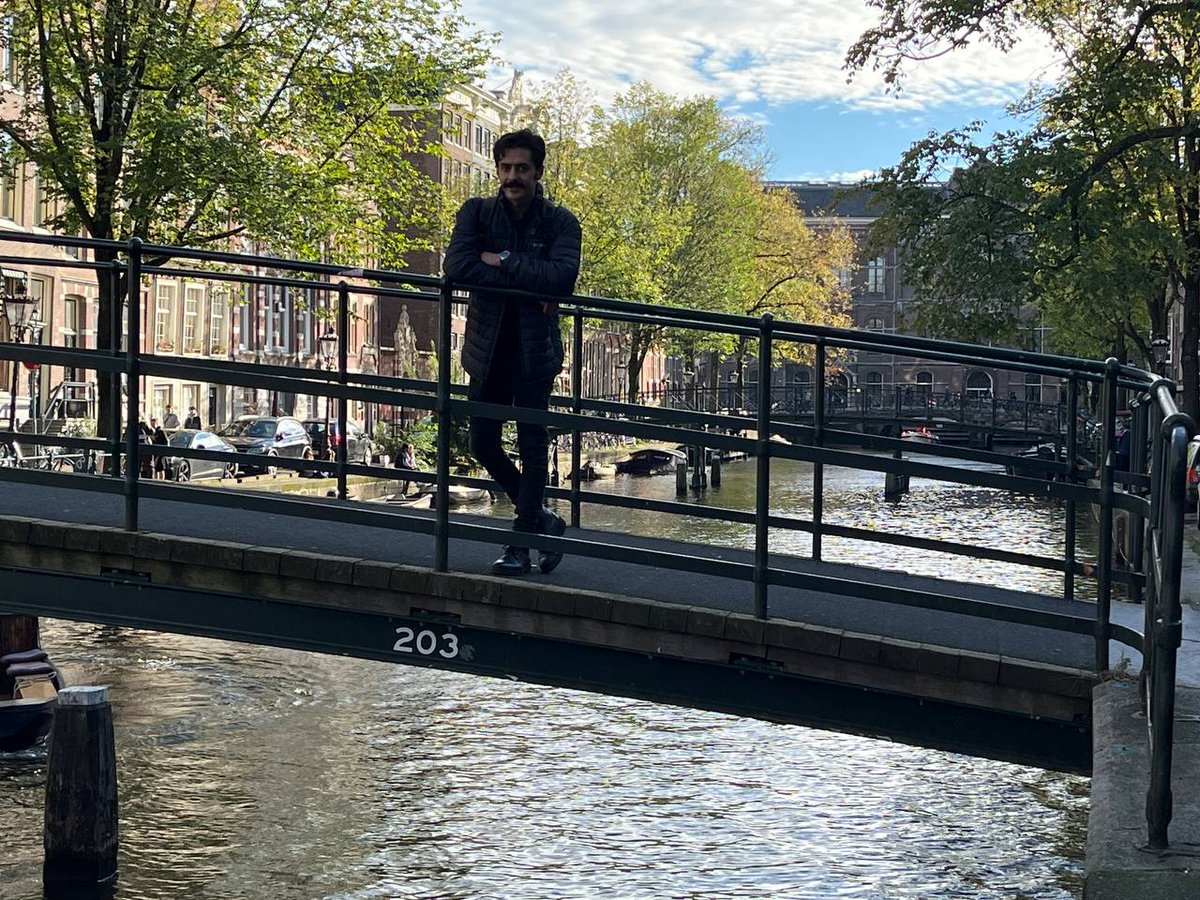 داداشِ رزا tweet media