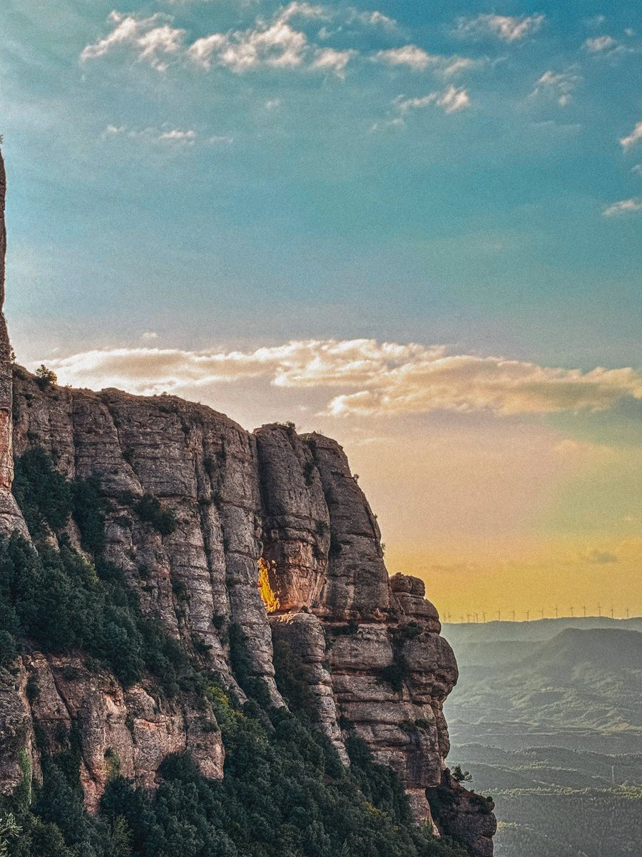 uriiilife's tweet photo. Una mica de Montserrat😋 https://t.co/kceOLG05iq