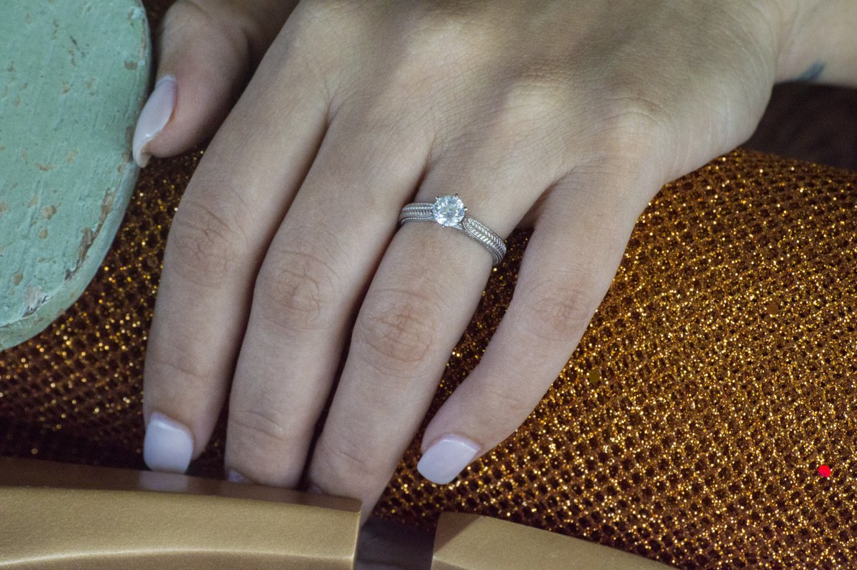 TwoBirchJeweler's tweet photo. An option for everyone, from classic to statement pieces! Check out site and find your perfect style. 

#twobirch #solitairerings #moissanite https://t.co/bRZ7fyBlum