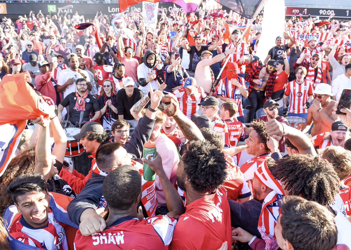 atletiOttawa's tweet photo. 8000 fans packed TD Place when we hosted the Semi-Final in 2022 👏🏻🏟️⚡️

The CPL Playoffs are MASSIVE and we need you there. Join us October 27th at 1pm as we host the 2024 Quarter Final 👇🏻💺‼️

🔗 Tickets: https://t.co/0ukFjf72zt https://t.co/6m3VlKUiks