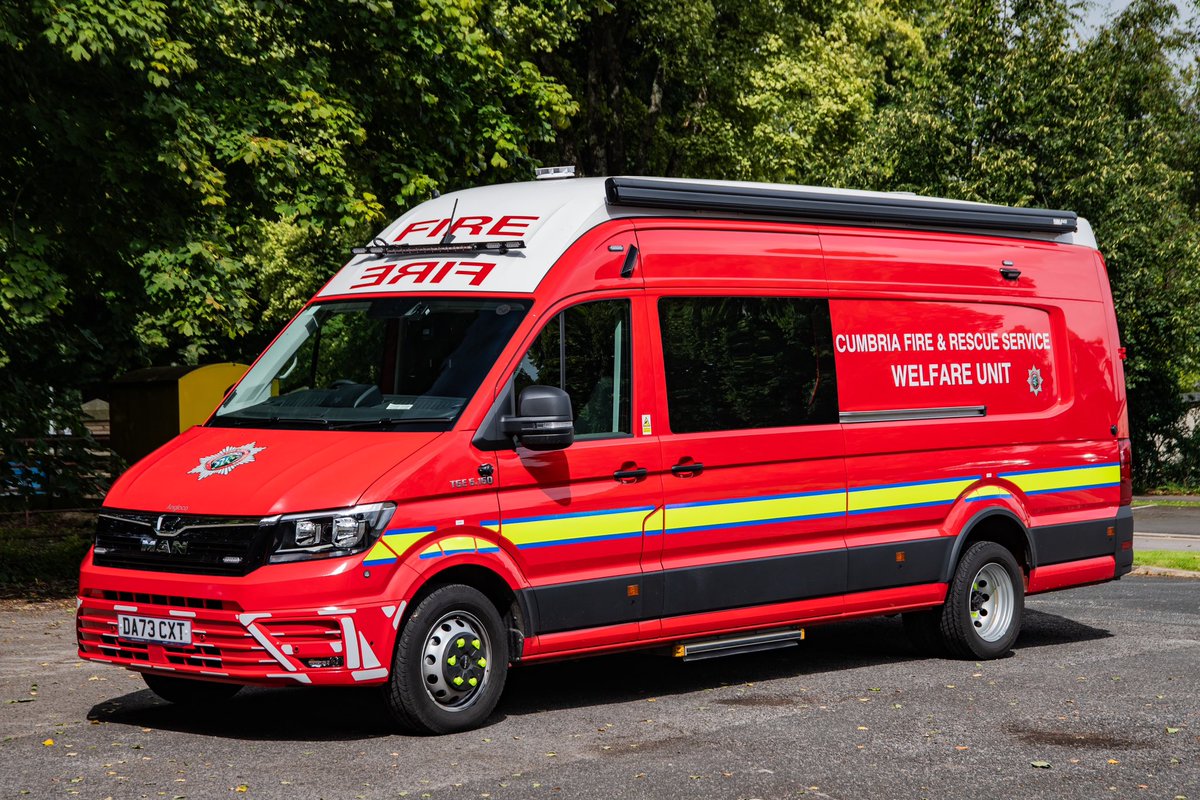 ScotsEVP's tweet photo. Back to some photographs before my holidays in September! Photographed at @cockermouthfire was their relatively new @Angloco Welfare Unit and @EOneUKLtd @VolvoTrucksUK Appliance. I must admit, the white roof on the welfare unit works really well! https://t.co/ht7D5LpOF7
