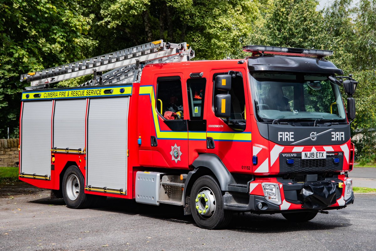 Back to some photographs before my holidays in September! Photographed at <a href="/cockermouthfire/">Cockermouth Fire Station</a> was their relatively new <a href="/Angloco/">Angloco</a> Welfare Unit and <a href="/EOneUKLtd/">Emergency One UK Ltd</a> <a href="/VolvoTrucksUK/">Volvo Trucks UK</a> Appliance. I must admit, the white roof on the welfare unit works really well!