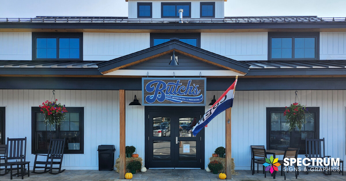 SignsSpectrum's tweet image. Have a look at the new #exteriorsignage for the Owls Nest Resort in Thornton, NH. Manufactured and installed by Spectrum Signs &amp;amp; Graphics. Learn more: zurl.co/PxPD
#spectrumsigns #WeAreVisual #commercialsignage #signs #signage #exteriorbranding