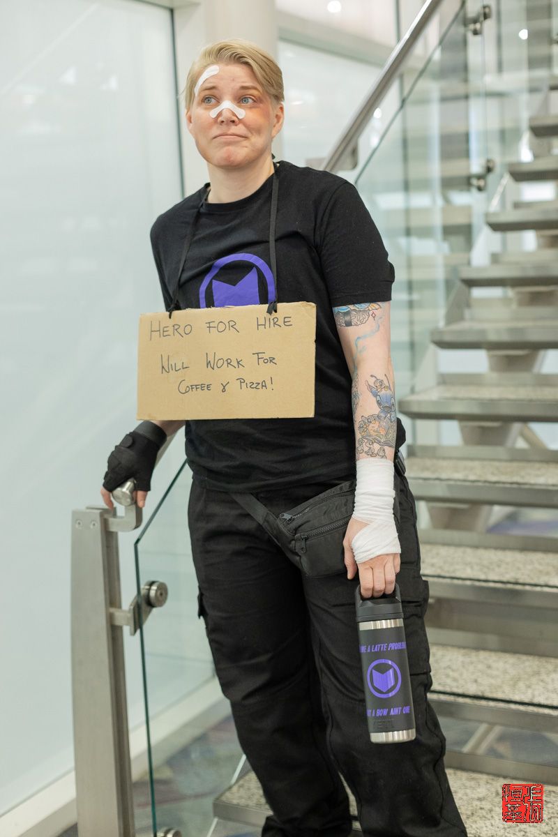 FoodAndCosplay's tweet photo. “Today sucks. I’m goin’ back to bed.” Clint Barton / Hawkeye

Cosplay by Kitkatpadawancos
Photos by @FoodAndCosplay 
Taken at @MCMComicCon London 24 

#clintbartoncosplay #clintbarton #hawkeye #hawkeyecosplay #cosplay #avengers #avengerscosplay #marvel https://t.co/4ujOuk3y1J