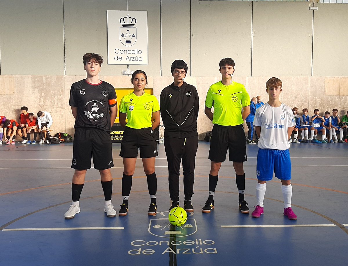 FutsalRFGF's tweet image. 💙 A Selección Galega S16 ♂️ disputou hoxe o seu primeiro amigable de preparación do Campionato de España no @concellodearzua
🙏 Mil gracias a @CompoSala pola colaboración!

💪🏻 Gran partido e gran traballo dos nosos! 

1️⃣2️⃣3️⃣ GALICIA !

#SelecciónGalega #SentindoGalicia #futsal