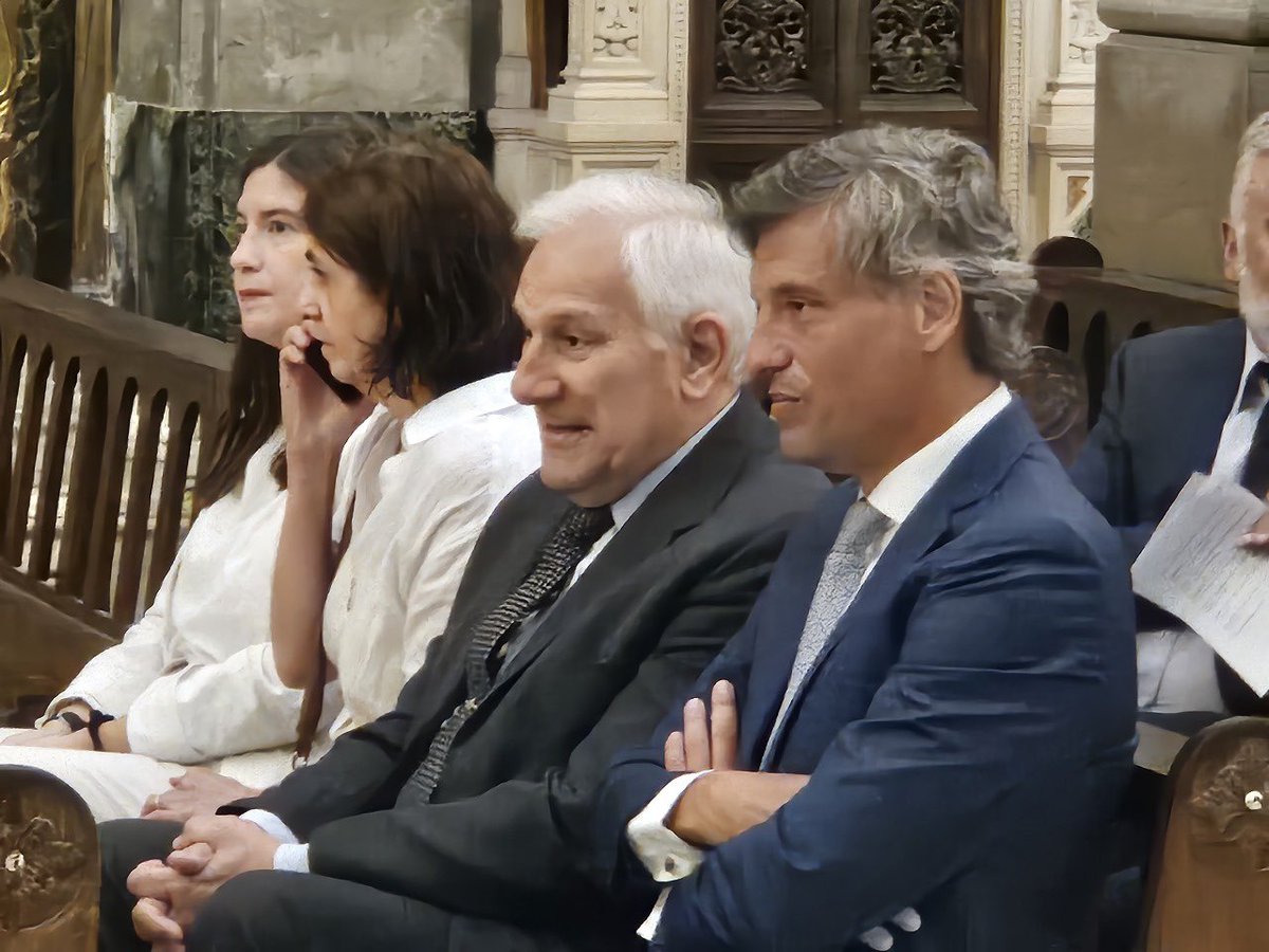 📍✅Este 21 de octubre, FAPASA participó de la tradicional misa organizada por la SSN en conmemoración del Día del Seguro. Estuvieron presentes nuestra presidente, Agustina Decarre, y el presidente del Ente Cooperador Ley 22.400 y secretario de FAPASA, Jorge Luis Costas Zottos.