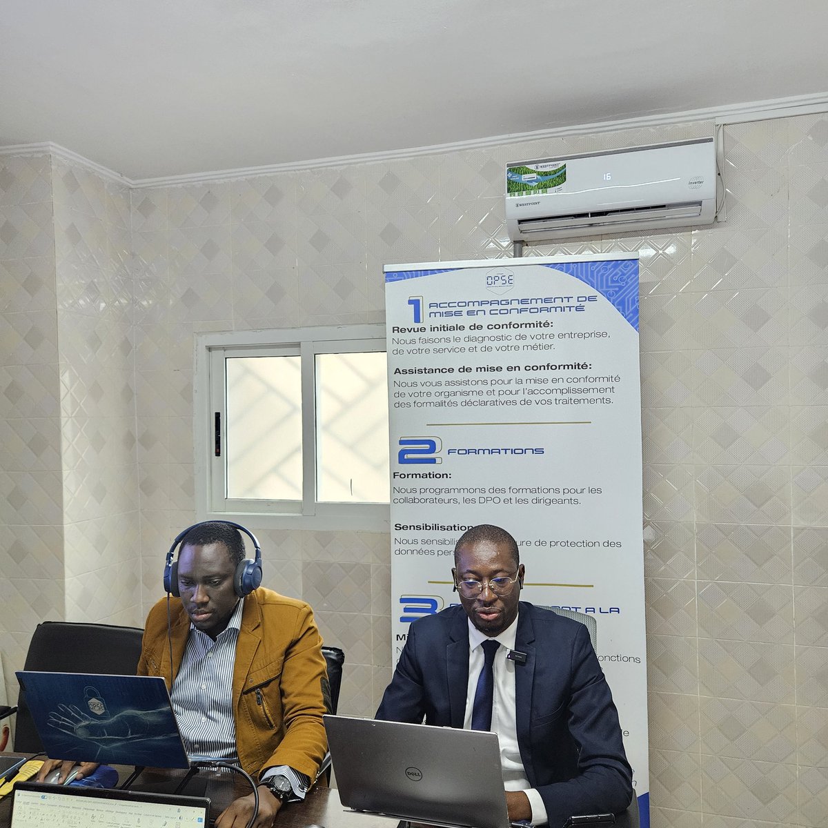ECOWASdevparcel's tweet image. Commissioned by @BMZ_Bund, Co-funded by #EU,under EU Global Gateway a Workshop took place today  between #ECOWAS representatives of ministries of digital economy and data protection &amp;amp; @GroupeDPSE on the Review of the Draft of the Revised Supplementary on Personal Data Protection.