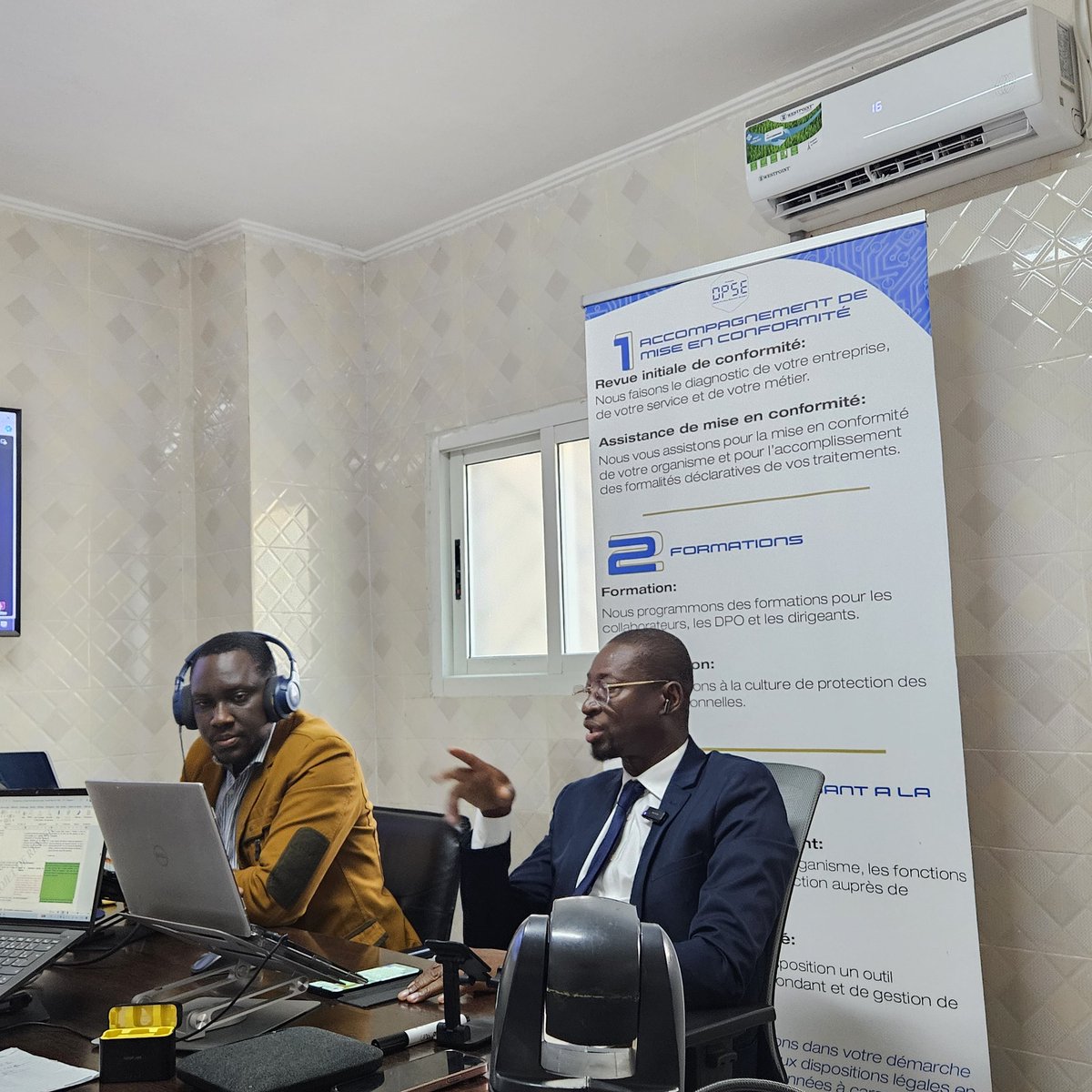 ECOWASdevparcel's tweet image. Commissioned by @BMZ_Bund, Co-funded by #EU,under EU Global Gateway a Workshop took place today  between #ECOWAS representatives of ministries of digital economy and data protection &amp;amp; @GroupeDPSE on the Review of the Draft of the Revised Supplementary on Personal Data Protection.