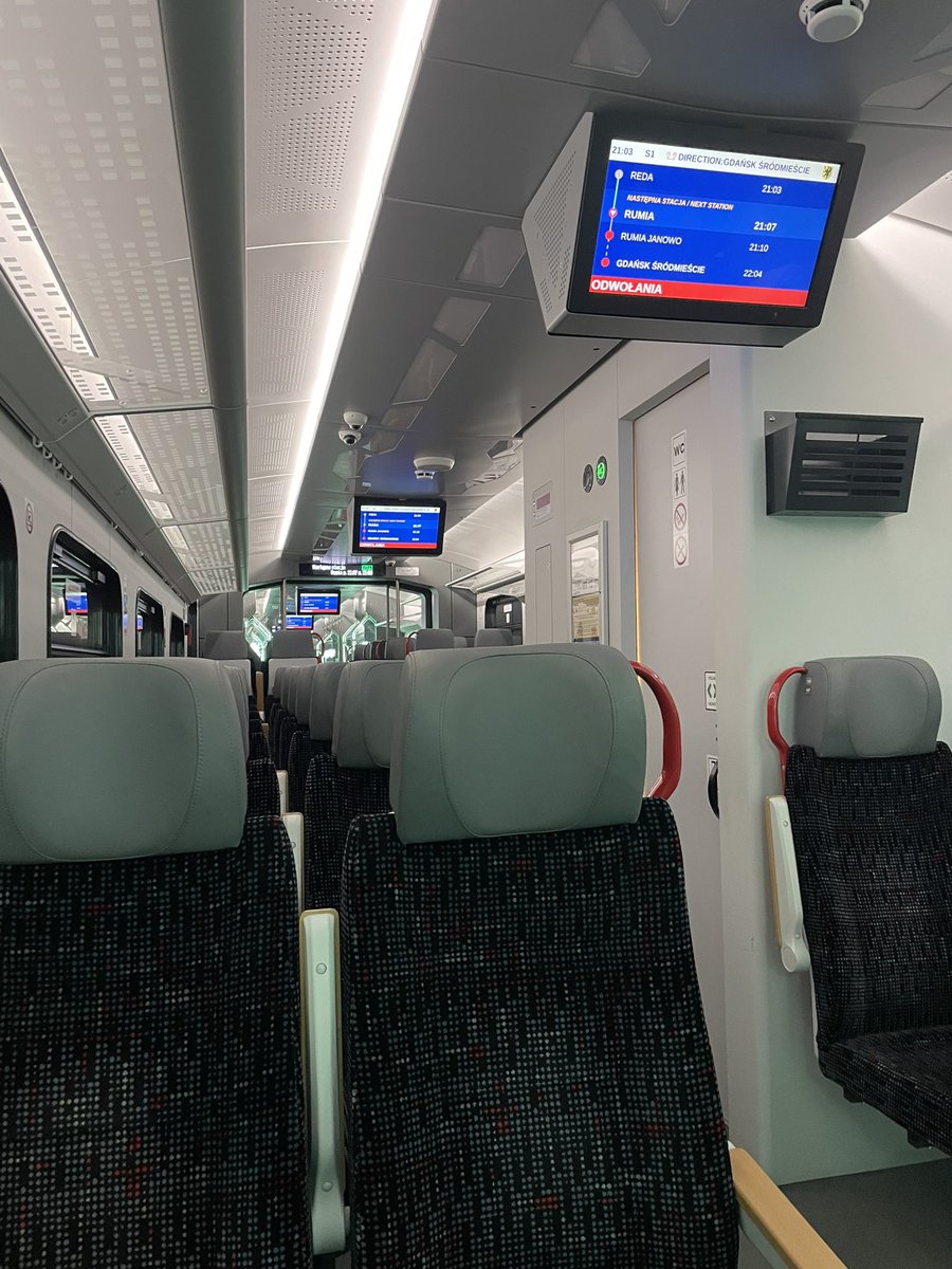 piotr_makowiec's tweet photo. Jak Ja dawno #SKM 🚆nie jechałem 😅#urlop #3City 🇵🇱🇪🇺🍷🍷 https://t.co/kq66I9TmmS